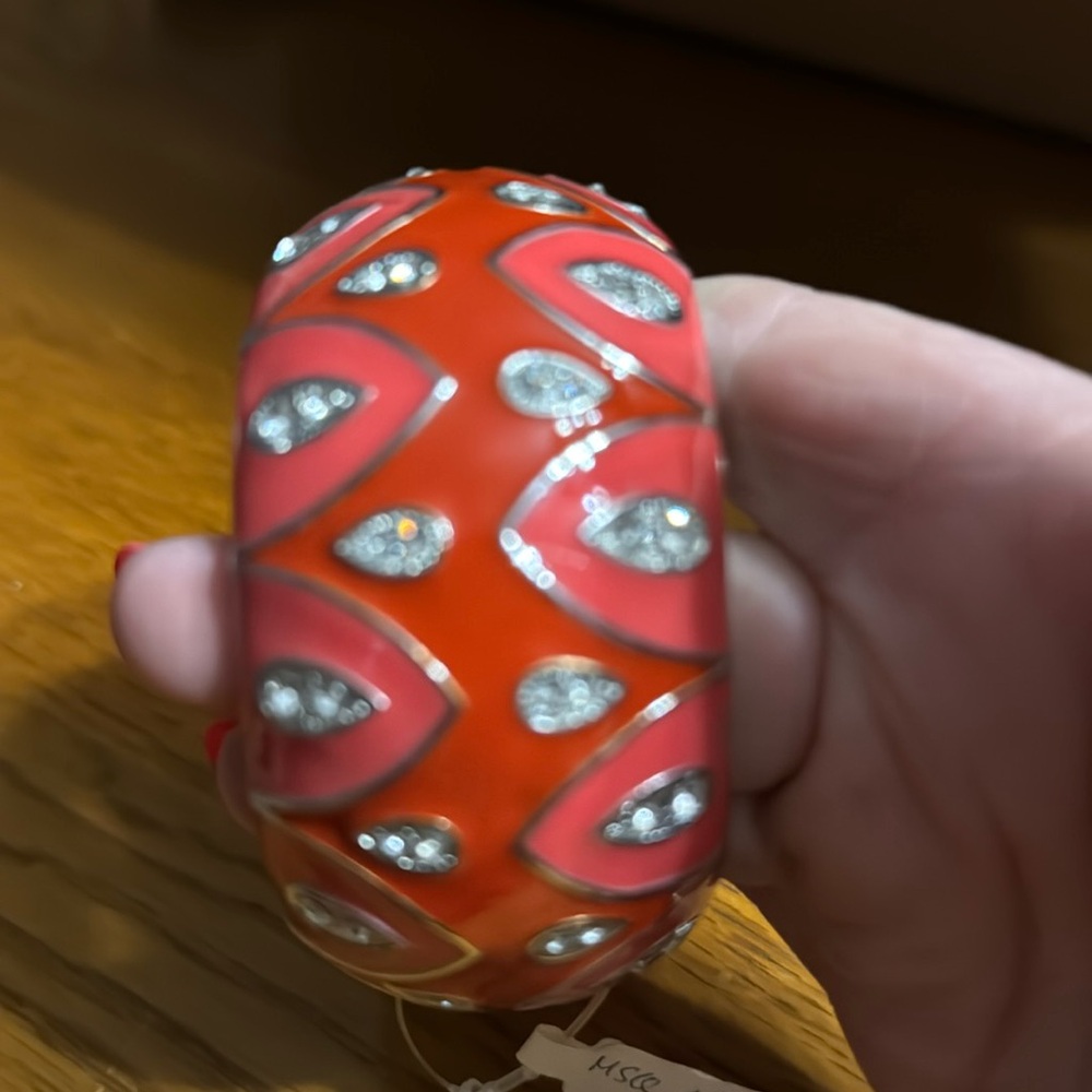 Bangle bracelet